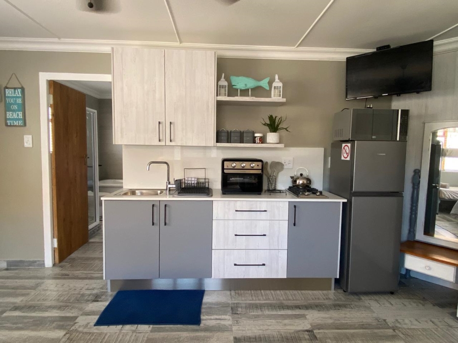 7 Bedroom Property for Sale in Hartenbos Central Western Cape